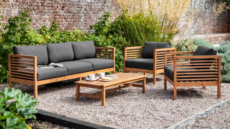 How to Care for the Wooden Furniture in Your Garden